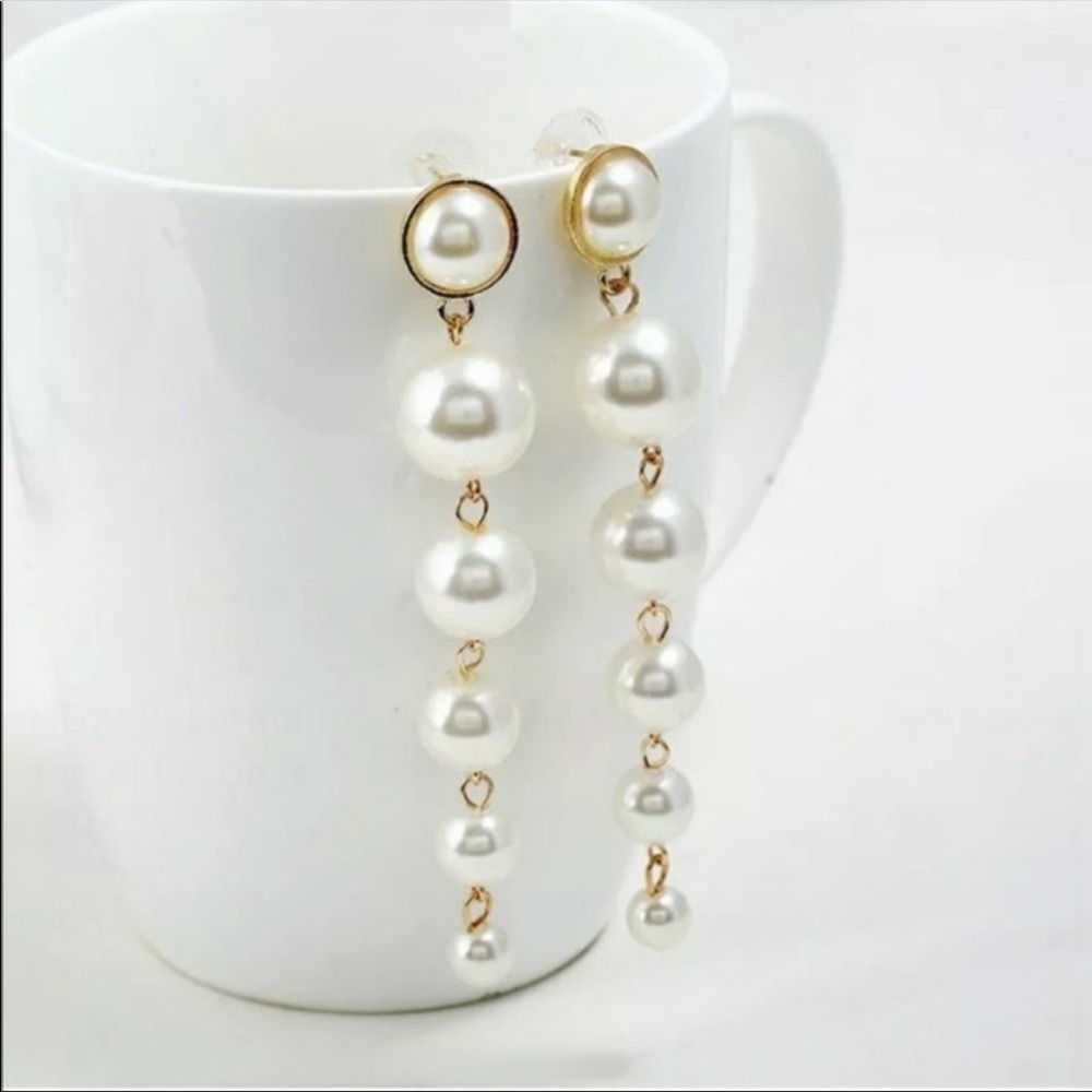 New Women’s Romantic Round Earrings - Picture 5 of 5